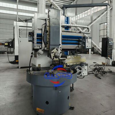 C5116 واحد العمود اليدوي المنعطف الرأسي مع 1600 مم الحد الأقصى الطول الملتفت، 5طن القدرة على الحمل ومحرك 30 كيلوواط.